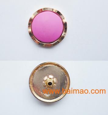 春輝五金 專注金屬鈕扣廠家直銷，引領(lǐng)服裝輔料新風(fēng)尚